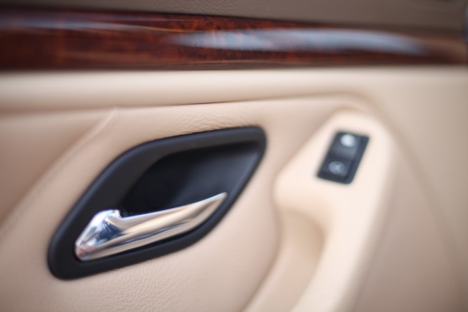 Interior door latch for BMW 525i